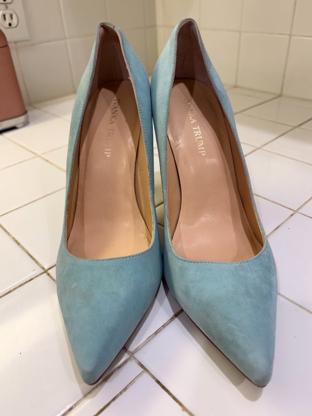 Pre-owned Tiffany blue suede pumps